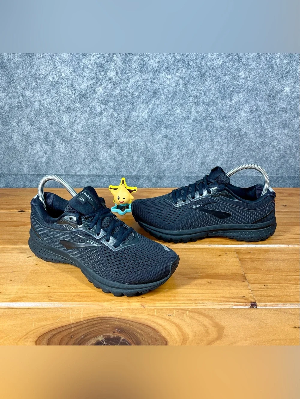 Brooks Ghost 12 Womens Size 7 B Black Gray Running Shoes Sneakers 1203051B040 - Picture 1 of 16